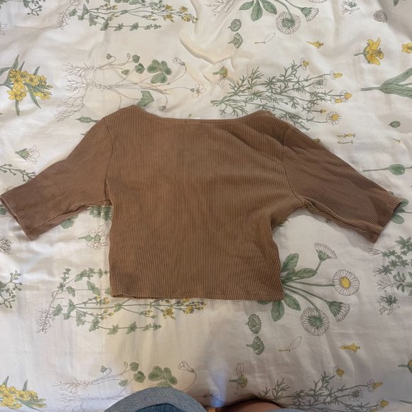 Brown ribbed low cut short sleeved crop top! - Picture 8 of 8